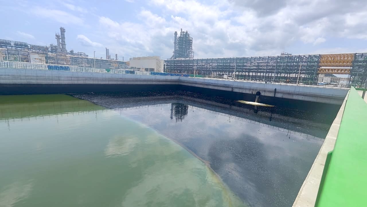 Fosa de captación en refinería